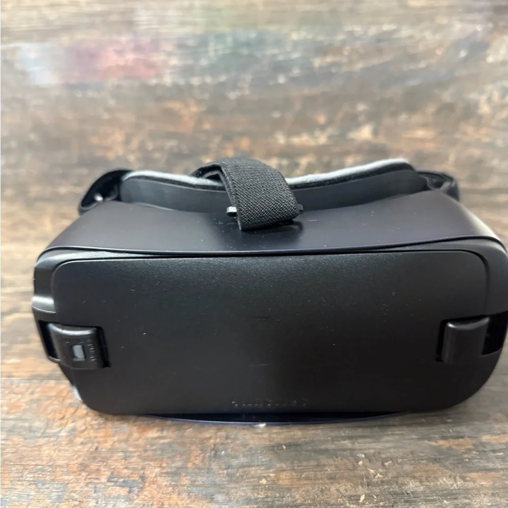 Samsung Black Gear VR Smartphone VR Headset with Ergonomic Design